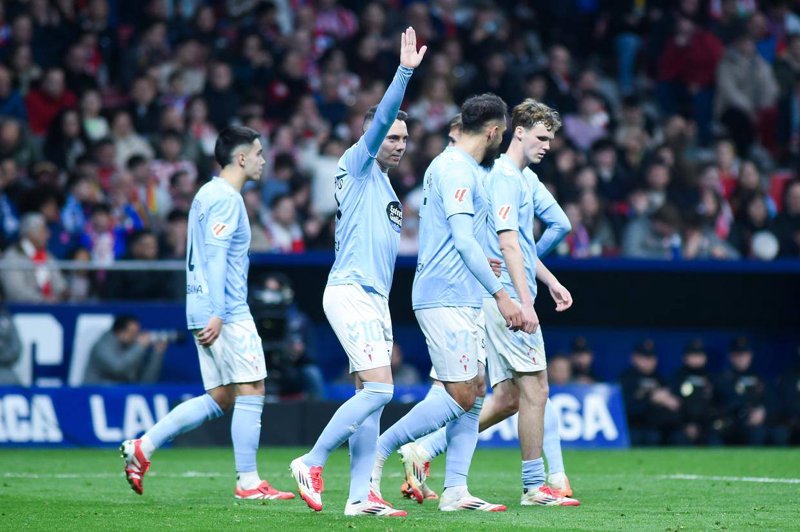 最新足球头条:精彩赛事、转会动态一网打尽